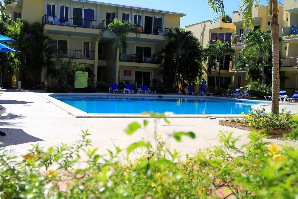 Garden Condos El Batey فندق